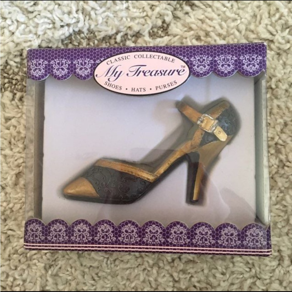 My Treasure Collector Shoe Retired NIB